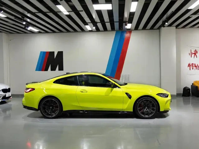 BMW M4 — Фото автомобиля 5