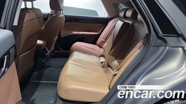 Hyundai Grandeur Grandeur (GN7) 2.5 Бензин 2WD — Фото автомобиля 10