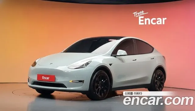 Фотография автомобиля — Tesla Model Y