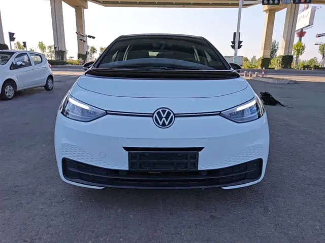 Volkswagen ID.3 — Фото автомобиля 2