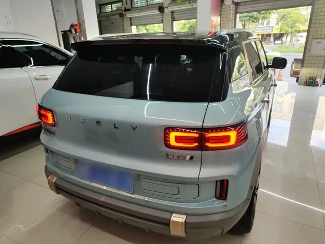 Geely ICON — Фото автомобиля 5