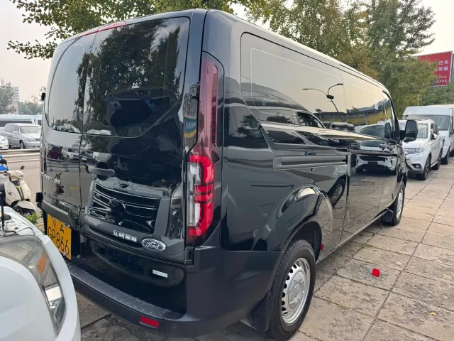 Ford Transit — Фото автомобиля 13