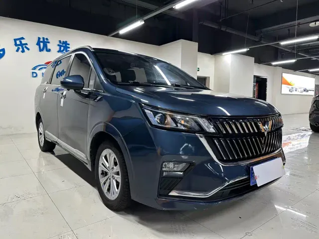 Wuling Jiachen — Фото автомобиля 3