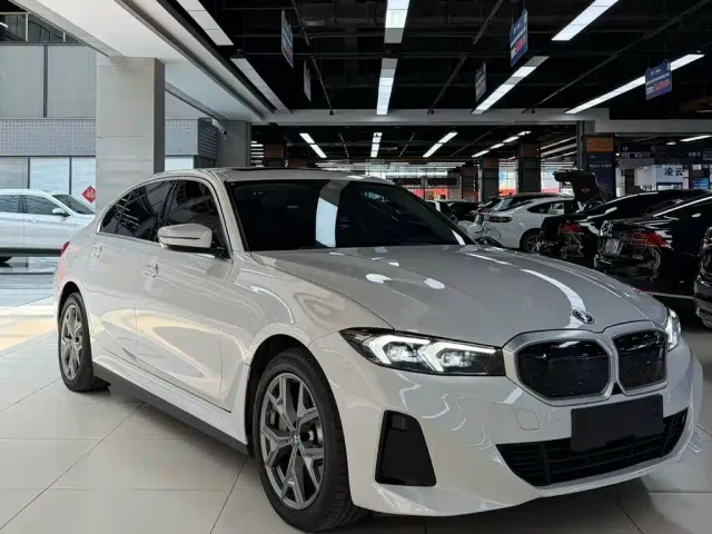 BMW i3 — Фото автомобиля 3