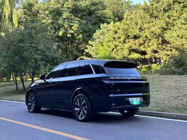 Li Auto L7 — Фото автомобиля 4