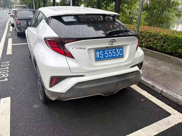 Toyota C-HR — Фото автомобиля 4