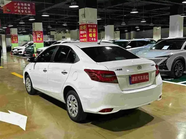Toyota Vios — Фото автомобиля 8