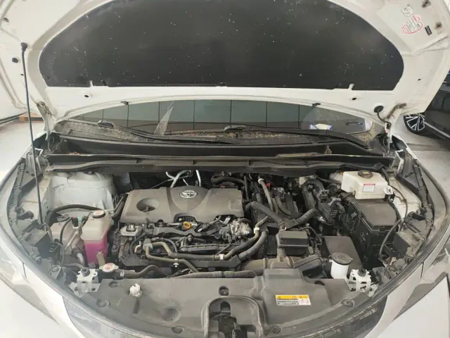 Toyota Sienna — Фото автомобиля 13