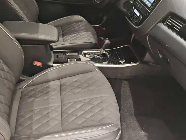 Mitsubishi Outlander — Фото автомобиля 9