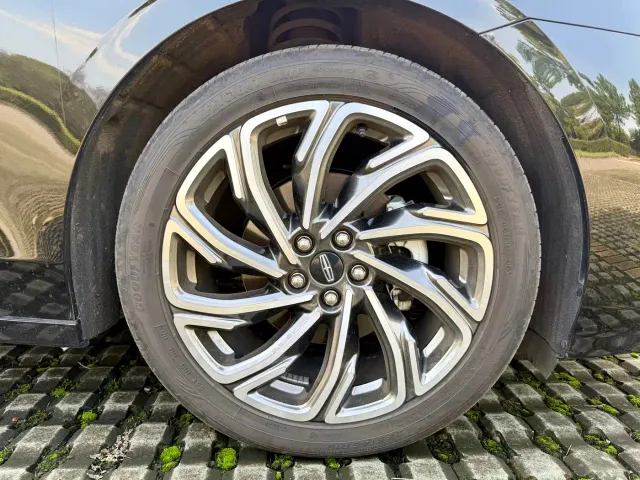 Lincoln Z — Фото автомобиля 23
