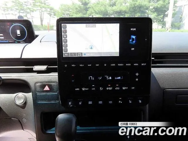 Hyundai Staria Staria — Фото автомобиля 12