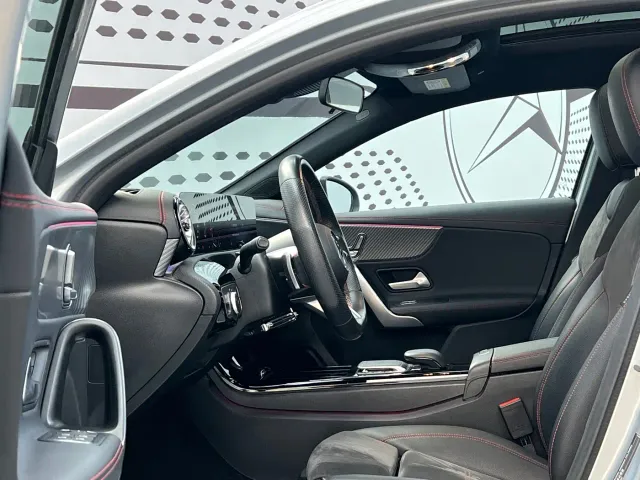 Mercedes-Benz A-Class — Фото автомобиля 6