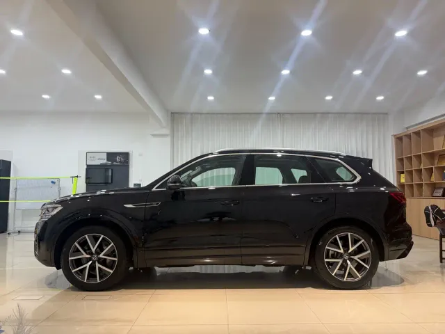 Volkswagen Touareg — Фото автомобиля 7