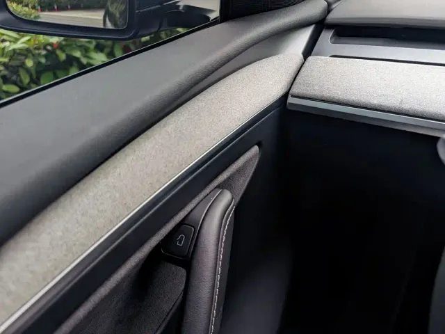 Tesla Model Y — Фото автомобиля 6