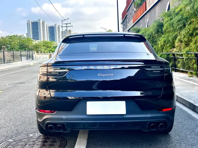 Porsche Cayenne — Фото автомобиля 7