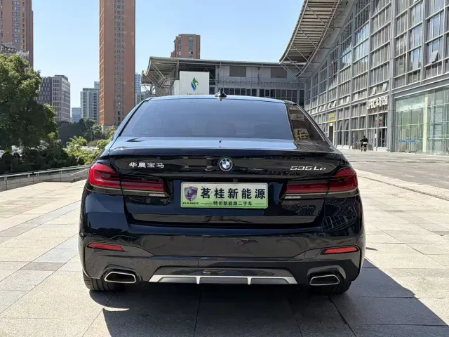 BMW 5 Series — Фото автомобиля 7