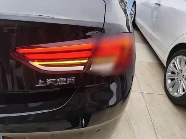 Buick Regal — Фото автомобиля 7