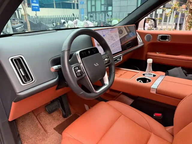 Li Auto L6 — Фото автомобиля 7