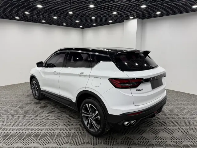 Geely Binyue — Фото автомобиля 9