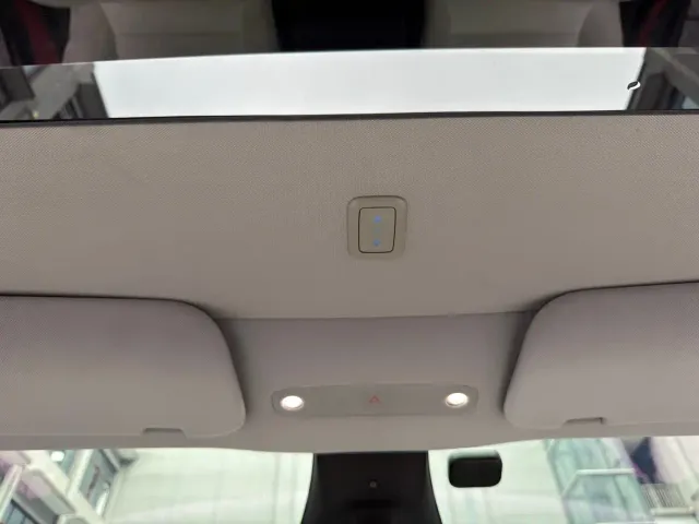 Tesla Model Y — Фото автомобиля 17
