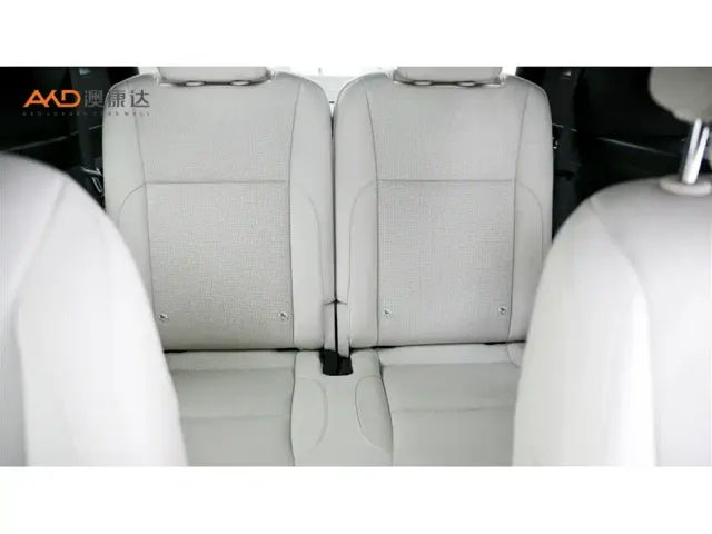 Li Auto L8 — Фото автомобиля 9