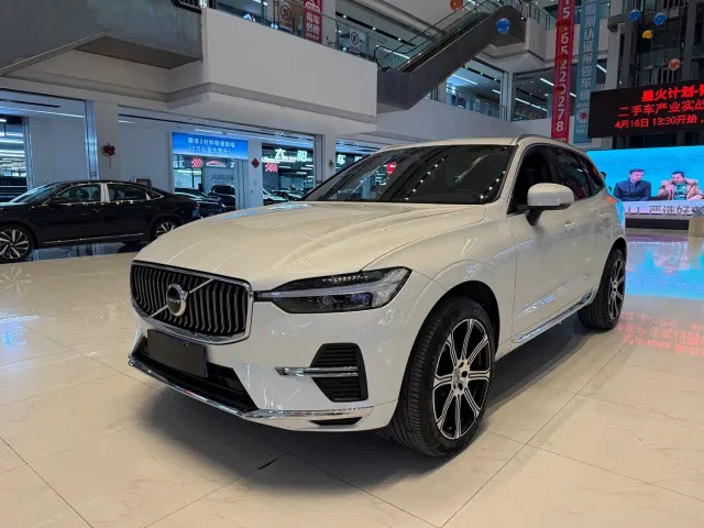 Volvo XC60 — Фото автомобиля 2