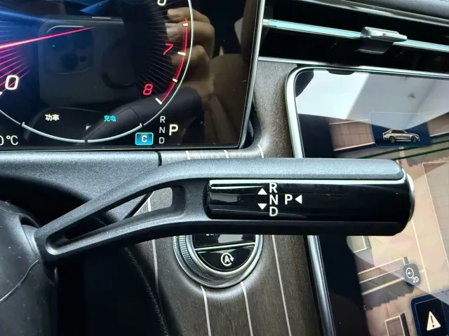 Mercedes-Benz E-Class — Фото автомобиля 10