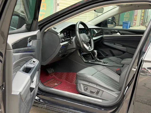Volkswagen Passat — Фото автомобиля 7