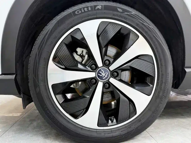 BYD Song PLUS — Фото автомобиля 5