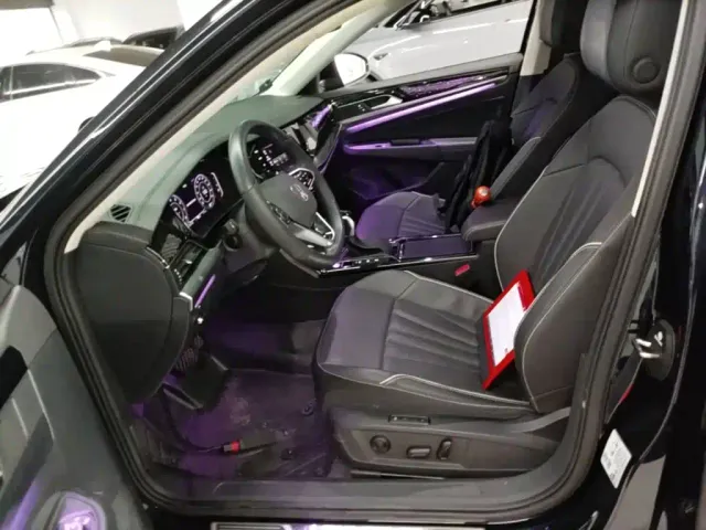 Volkswagen Passat — Фото автомобиля 14