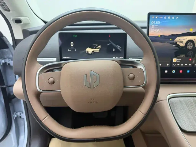 Leapmotor C11 — Фото автомобиля 8