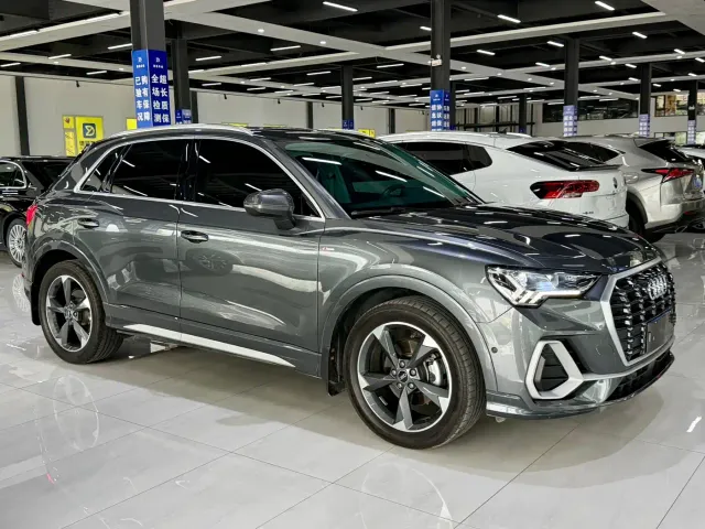 Audi Q3 — Фото автомобиля 3
