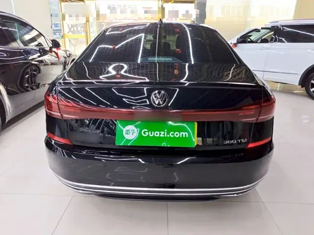Volkswagen Passat — Фото автомобиля 5