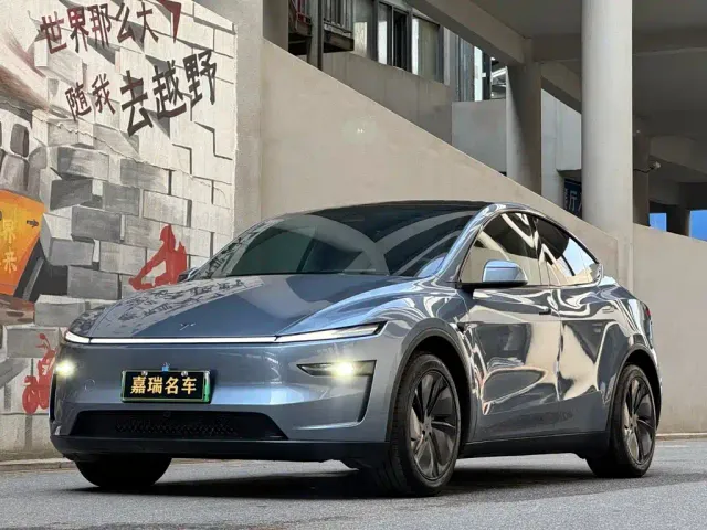 Фотография автомобиля — Tesla Model Y