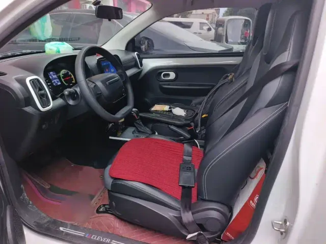 Roewe Clever — Фото автомобиля 14