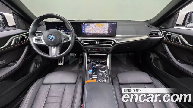 BMW i4 — Фото автомобиля 10