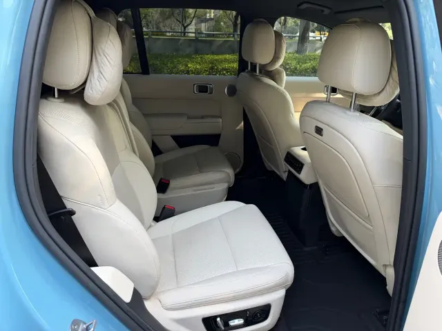 Li Auto L8 — Фото автомобиля 7