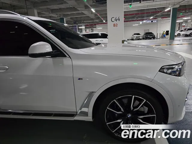 BMW X7 — Фото автомобиля 6