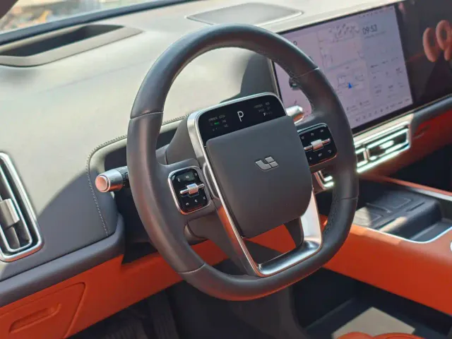 Li Auto L8 — Фото автомобиля 20