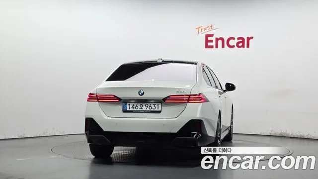 BMW 5-Series — Фото автомобиля 4