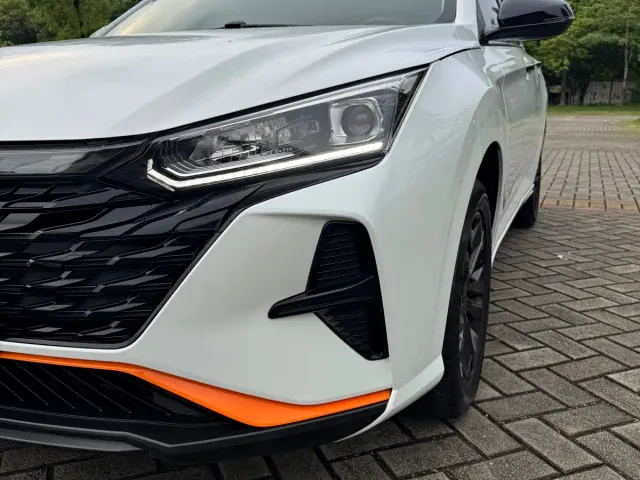 Dongfeng Yixuan — Фото автомобиля 8
