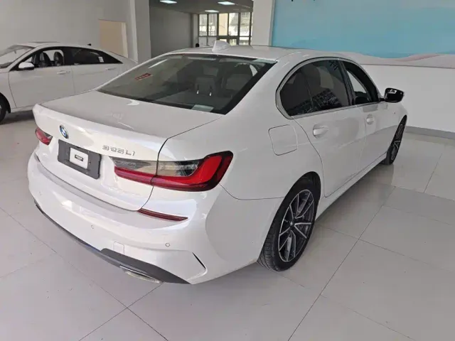 BMW 3 Series — Фото автомобиля 4