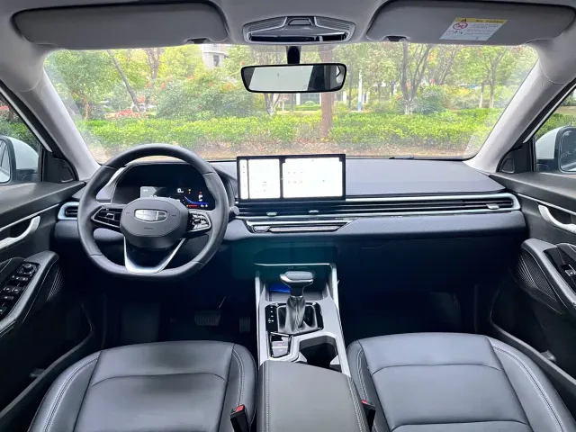 Geely Emgrand — Фото автомобиля 14