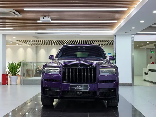 Rolls-Royce Cullinan — Фото автомобиля 2