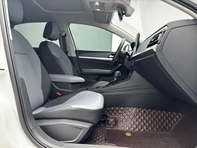 Volkswagen Lavida — Фото автомобиля 14