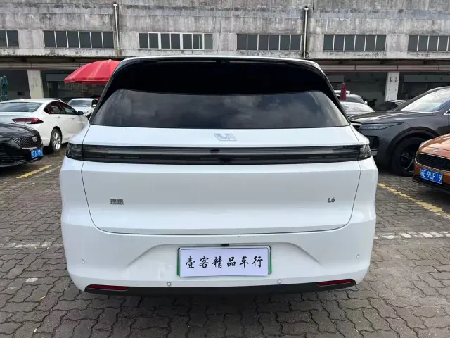 Li Auto L6 — Фото автомобиля 8