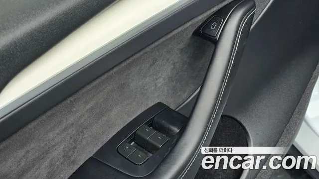 Tesla Model Y — Фото автомобиля 18