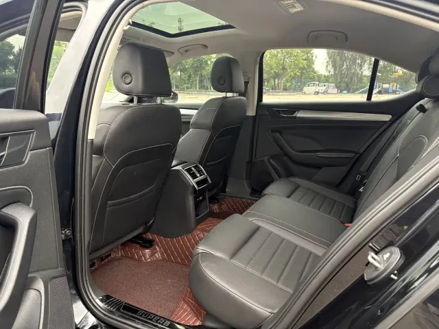 Skoda Superb — Фото автомобиля 10