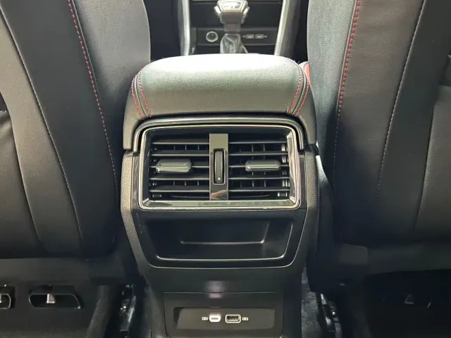 Skoda Karoq — Фото автомобиля 8
