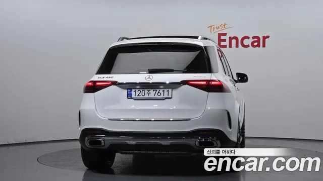 Mercedes-Benz GLE-Class — Фото автомобиля 4